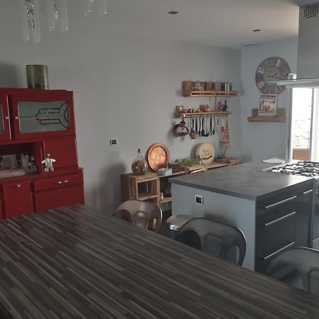 Maison De Village Avec Sa Charmante Petite Cour Interieure Fleury  Extérieur photo
