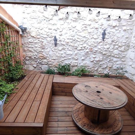 Maison De Village Avec Sa Charmante Petite Cour Interieure Fleury  Extérieur photo